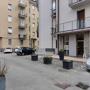 casa-j.it-lombardy.com/