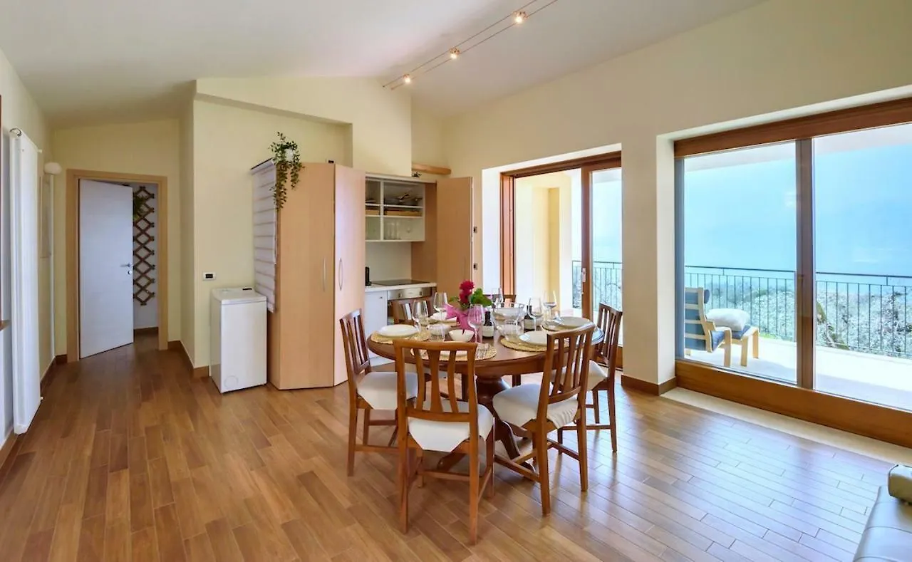 Maison Balu Villa 托里德尔贝纳科
